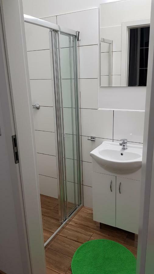 Apartament Nr 15 - 2 Pokoje Z Prywatnymi Lazienkami Centrum Poznań Eksteriør billede